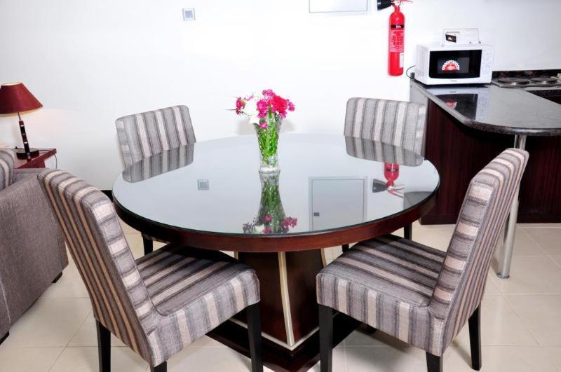 Ewan Ajman Suites Hotel Kamer foto