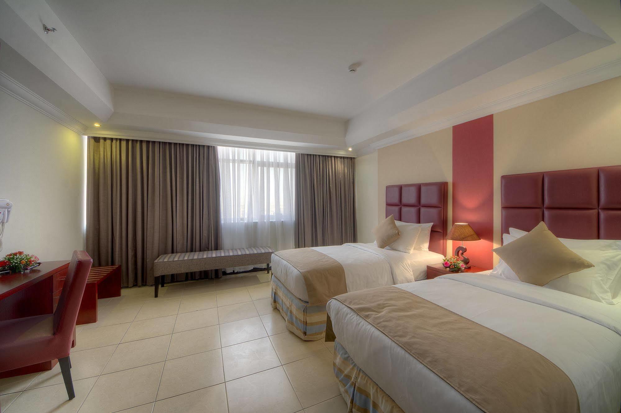 Ewan Ajman Suites Hotel Buitenkant foto