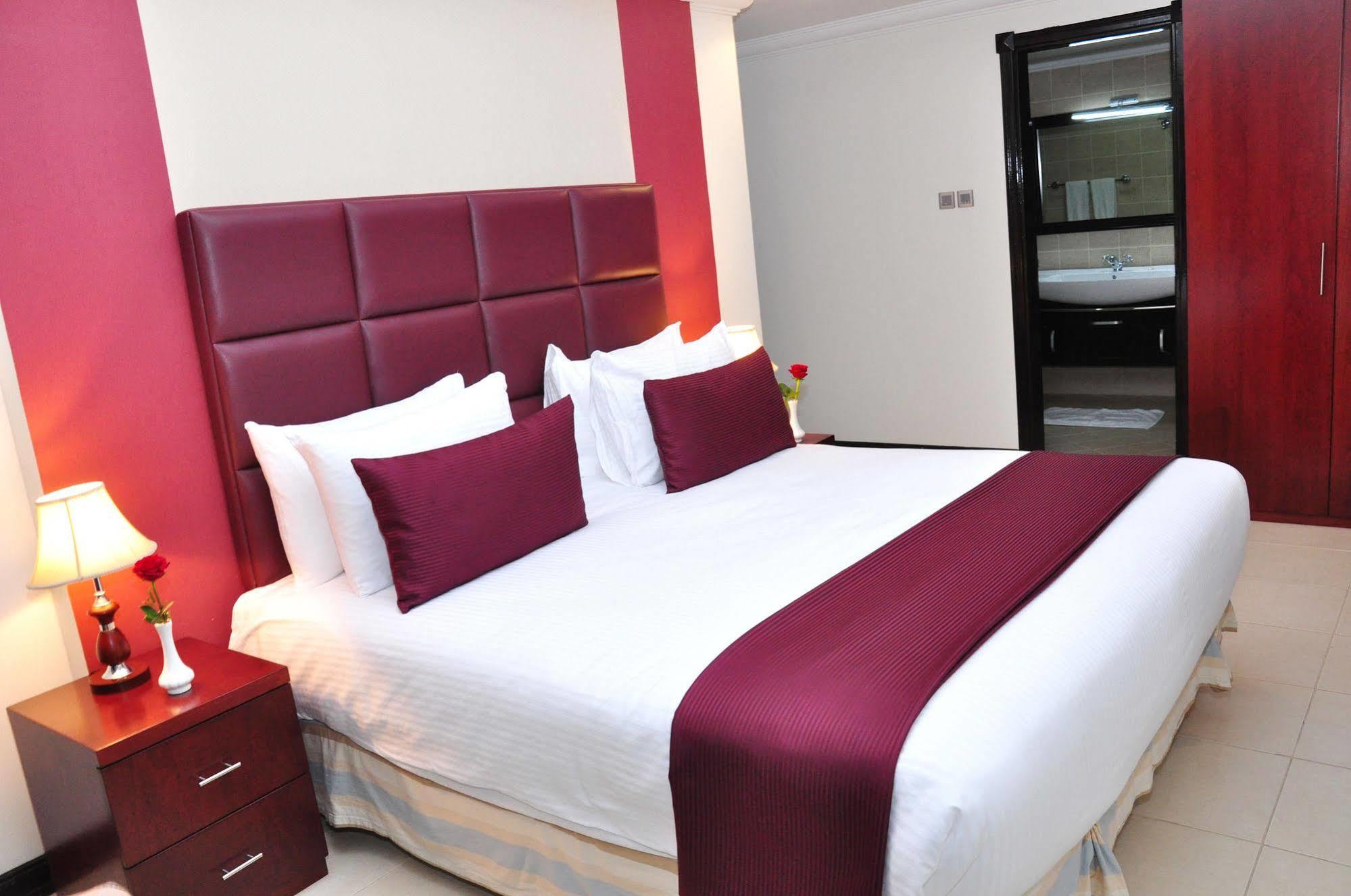 Ewan Ajman Suites Hotel Buitenkant foto